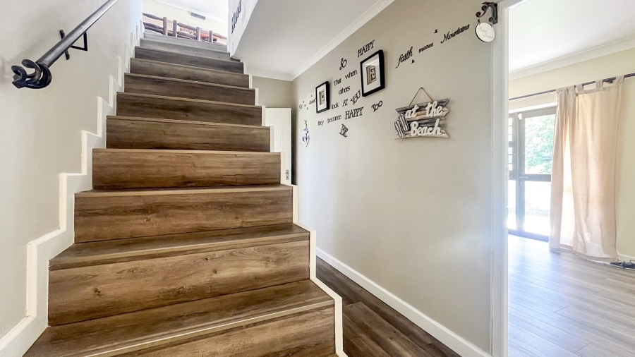 To Let 4 Bedroom Property for Rent in Country Club Western Cape
